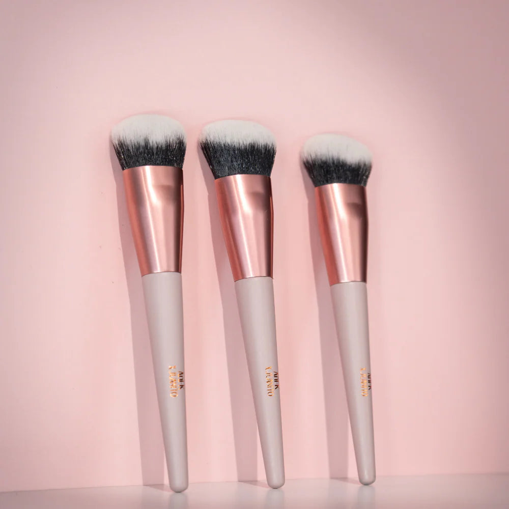 BROCHA ICONIK - ANI-K X JUANITO