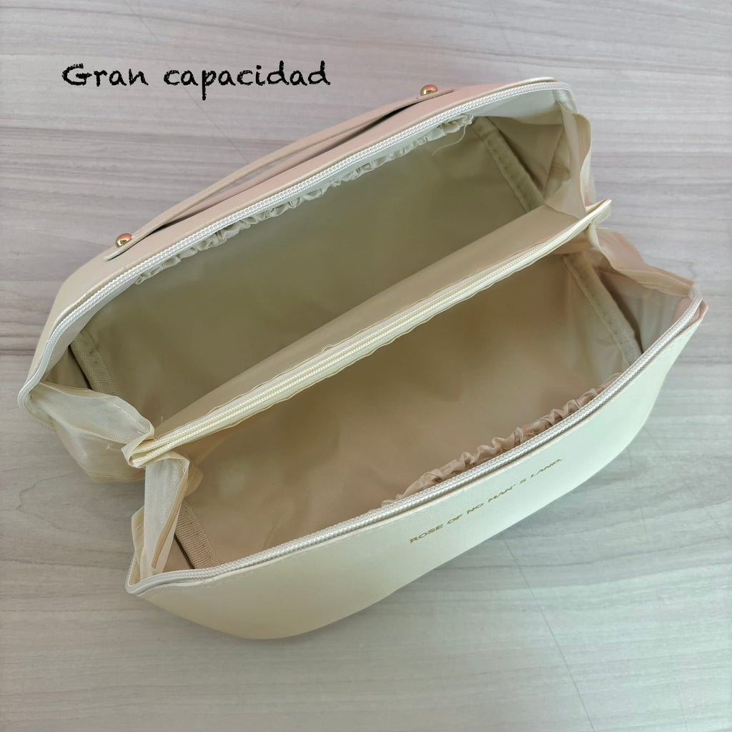 COSMETIQUERA