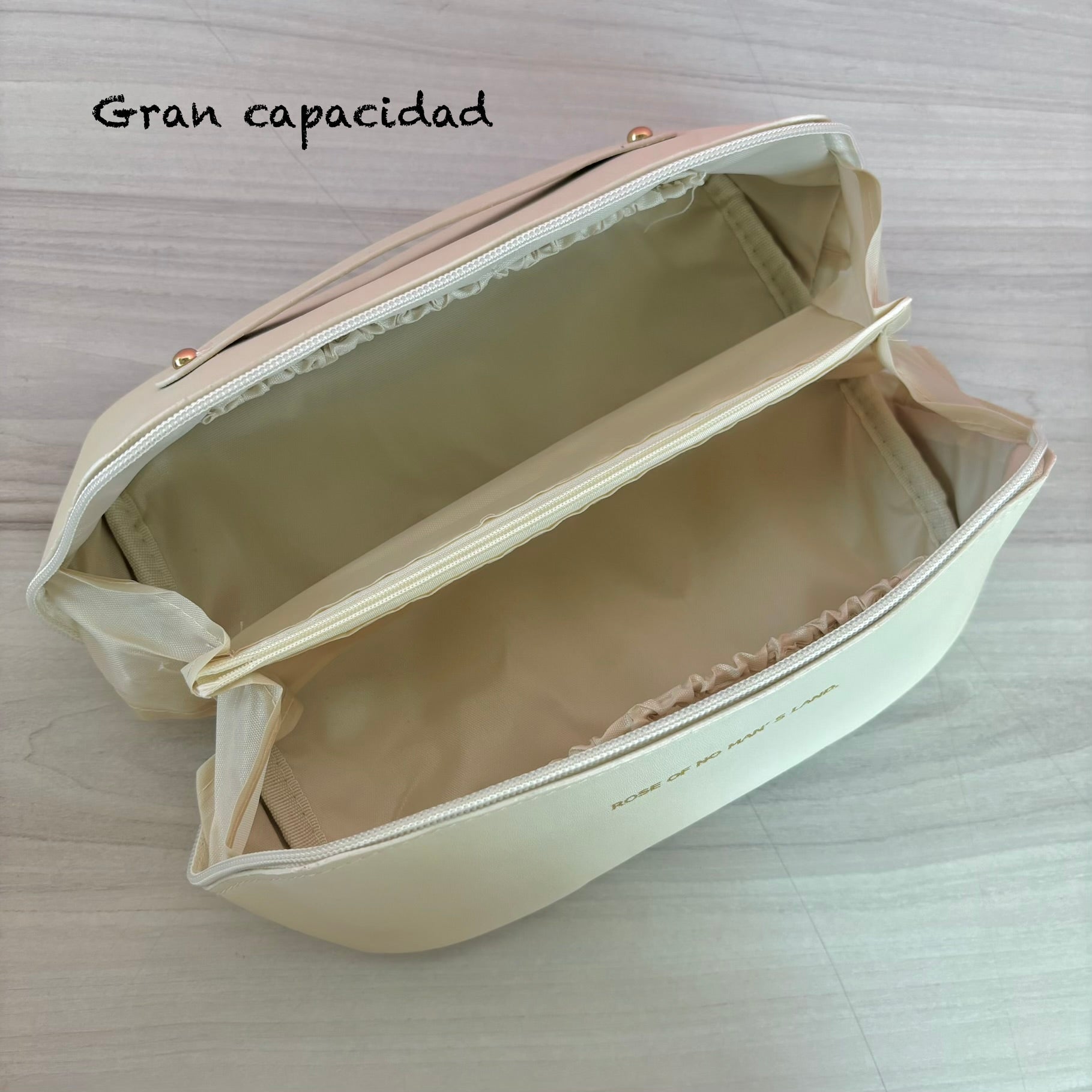 COSMETIQUERA