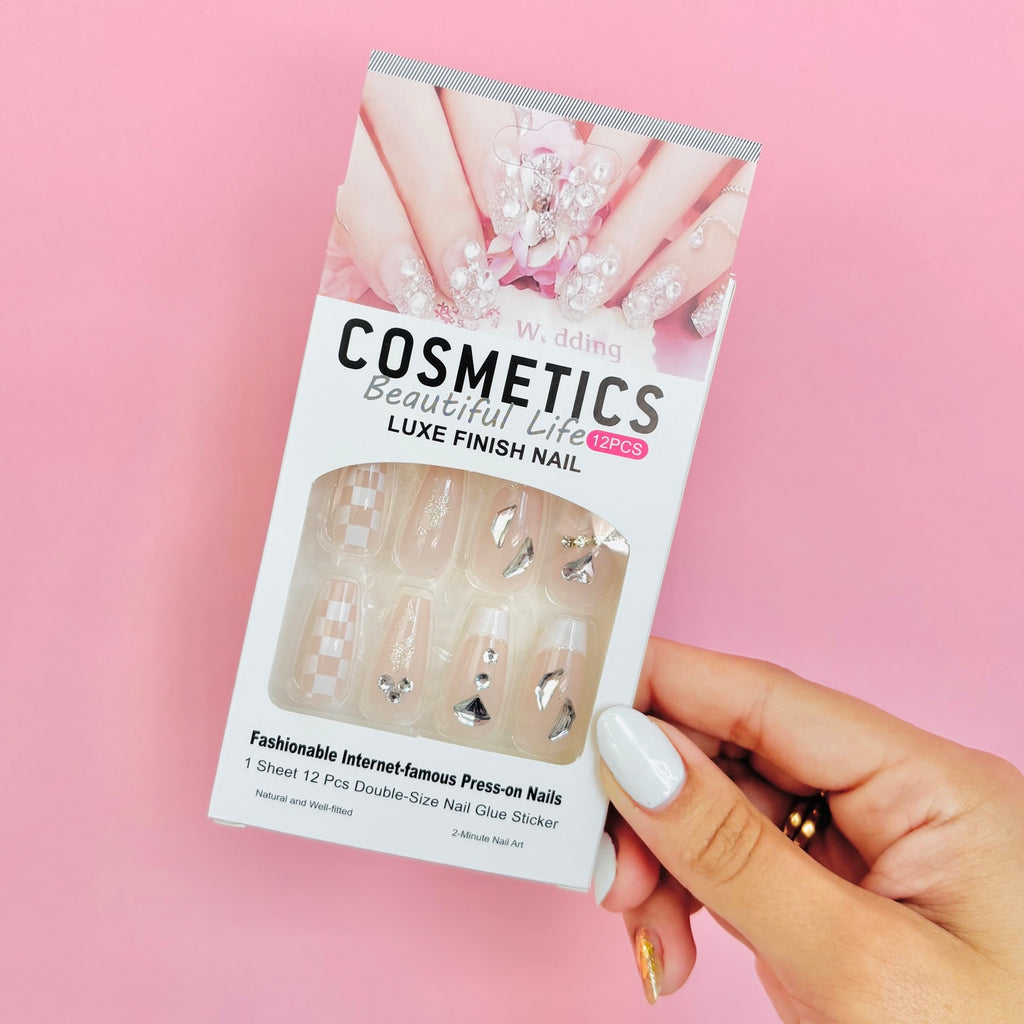 UÑAS POSTIZAS