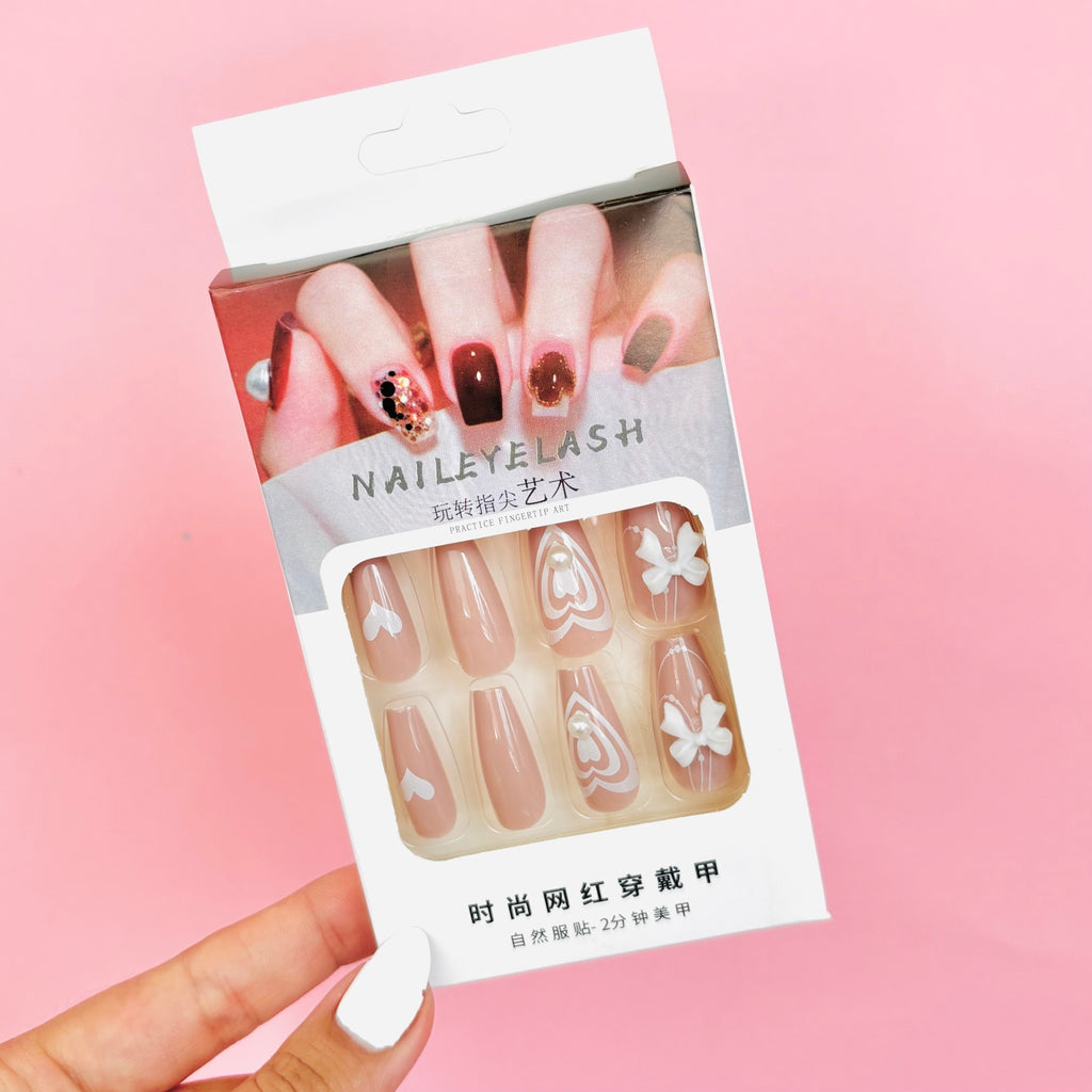 UÑAS POSTIZAS